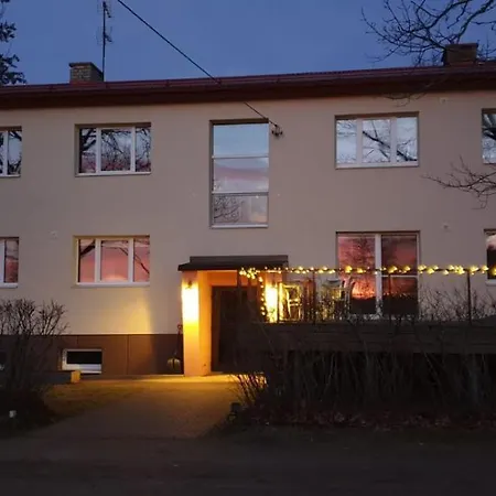 Jaervevaatega Majutuskoht *