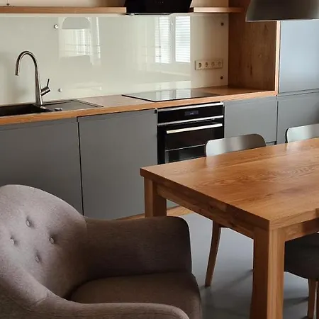 Jaervevaatega Majutuskoht Apartman *